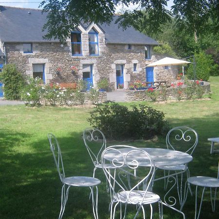 La Touche D'En Bas Hotel Plouguenast Exterior photo